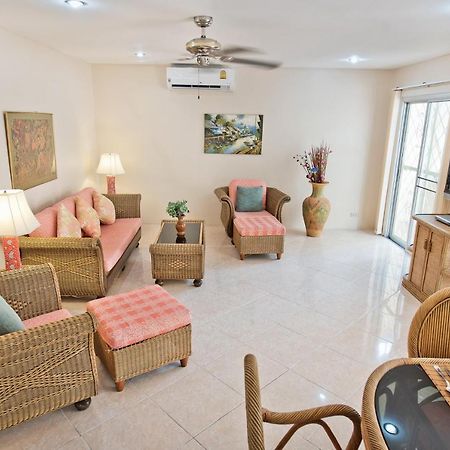 Butterfly Garden Boutique Residences Large Luxury Apts And Villas A Lifetsyle Destination By Neang, Everything You Need All Right Here 1-3 Bedrooms 110 To 190 Sq Mtrs, 2 Full Bathrooms, Rain Shower, Spa Bath, Bbq, Free Wifi, Staff 24-7, Close To Beac Pattaja Kültér fotó